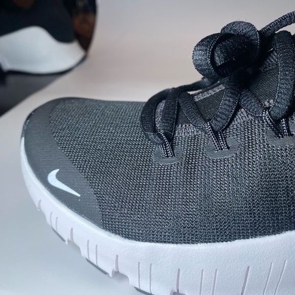 Nike Women Sneakers in Black and White - Picture 6 of 8